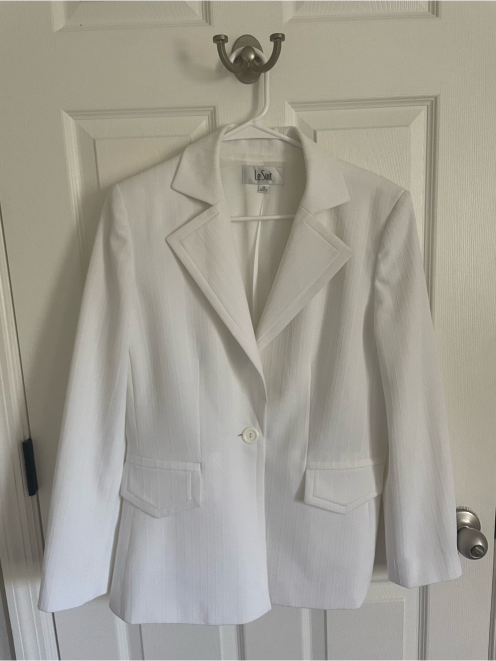 Le Suit White Single-Button Women's Blazer